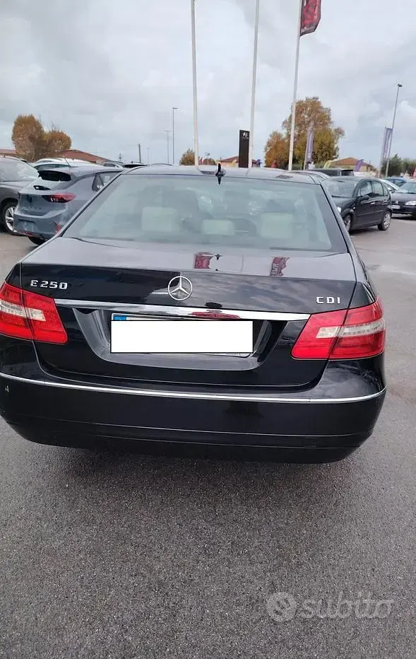 Usata Mercedes E250 Avantgarde 204 CV (150 kW) 2009 Nero Berlina