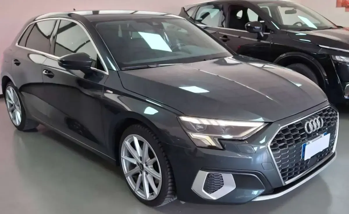 Usata Audi A3 Ambiente 150 CV (110 kW) 2021 Grigio Berlina