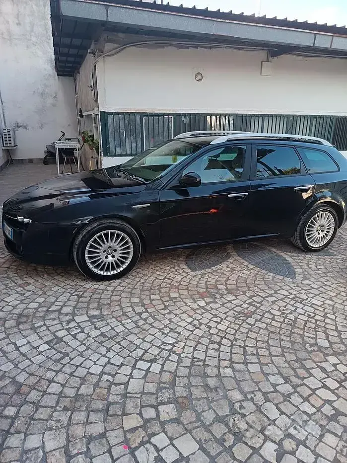 Usata Alfa Romeo 159 Distinctive 150 CV (110 kW) 2007 Nero Station wagon