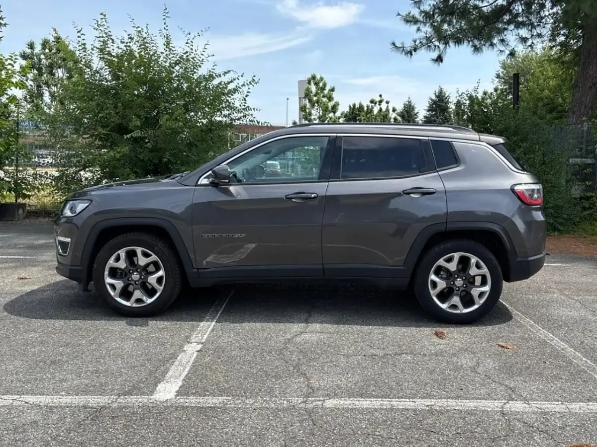 Usata Jeep Compass Limited 140 CV (102 kW) 2018 Grigio SUV