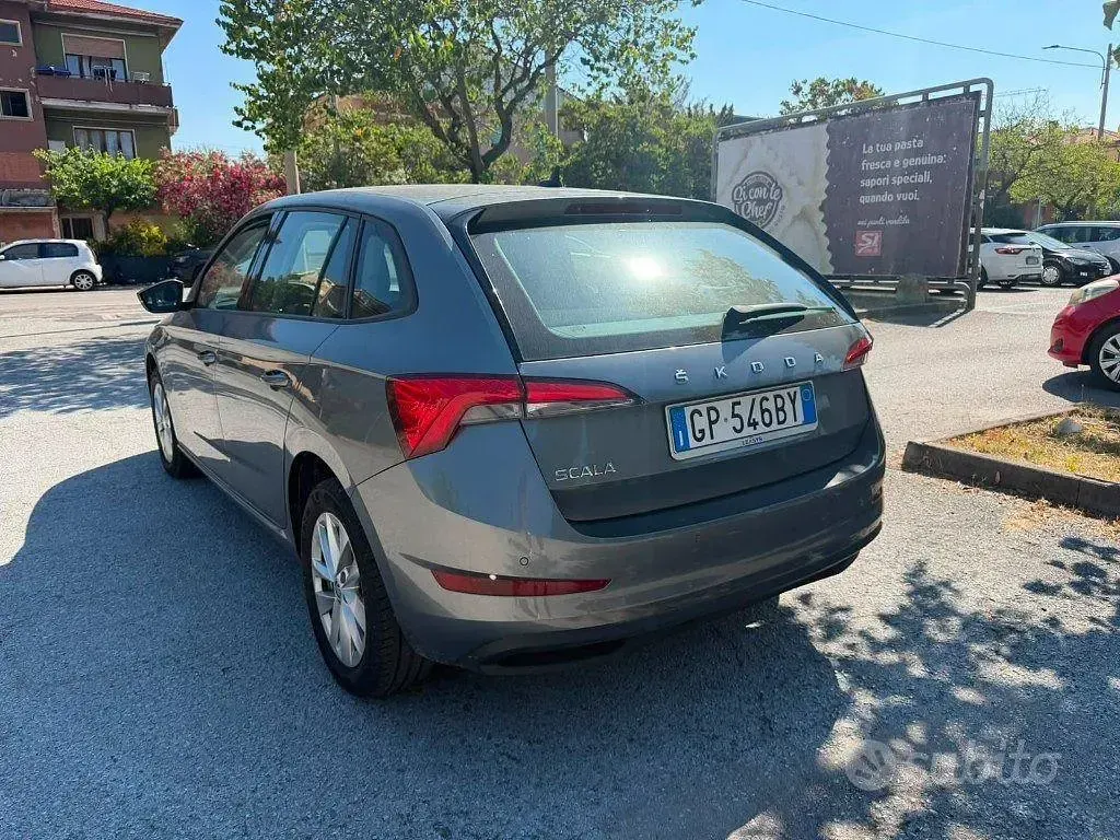 Usata Skoda Scala Ambition 95 CV (69 kW) 2023 Grigio Utilitaria
