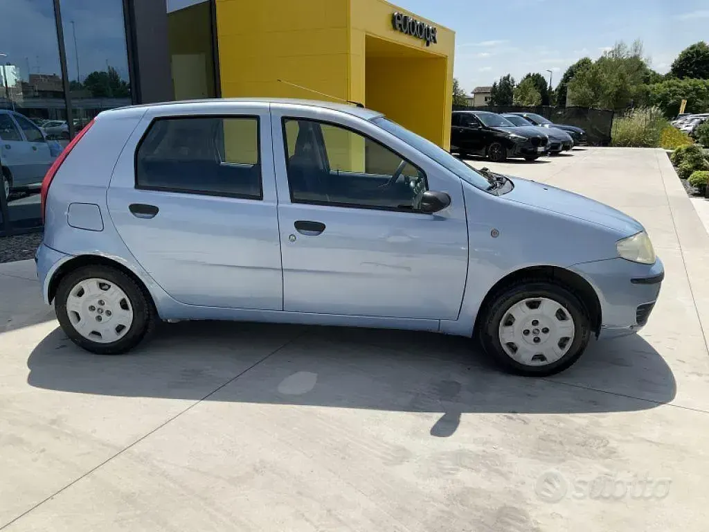 Usata Fiat Punto 60 CV (44 kW) 2004 Utilitaria