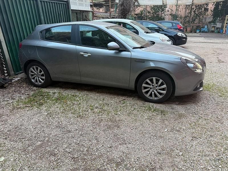 Usata Alfa Romeo Giulietta 120 CV (88 kW) 2017 Grigio Utilitaria