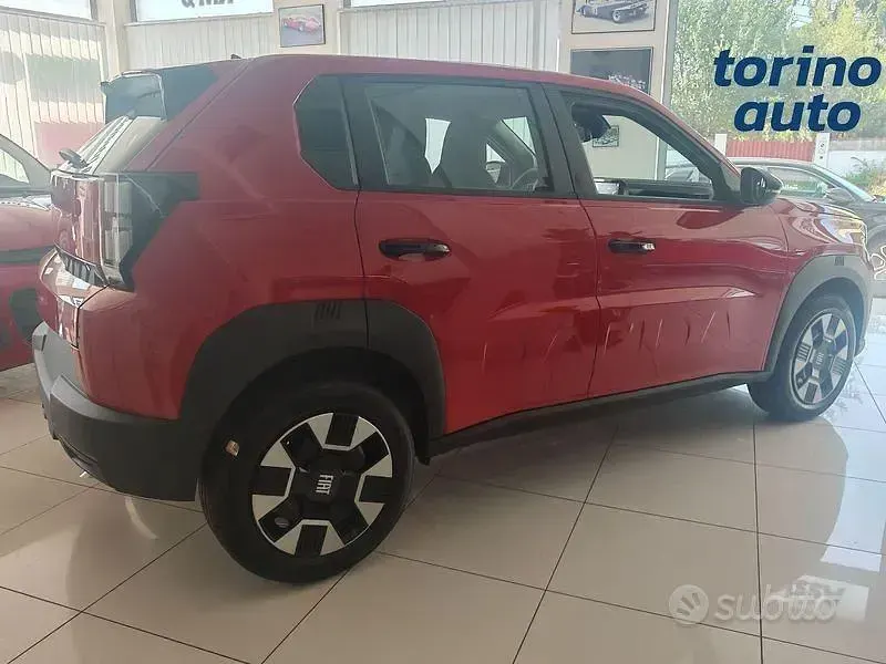 Nuova Fiat Grande Panda Icon 101 CV (74 kW) 2026 Rosso Utilitaria