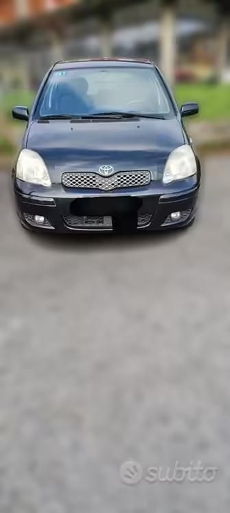 Usata Toyota Yaris 2004 Nero Berlina