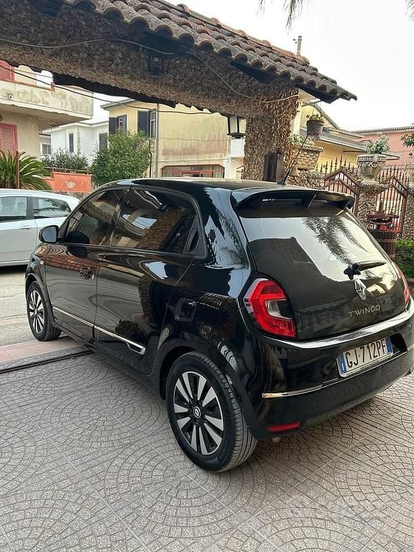 Usata Renault Twingo Urban Night 65 CV (47 kW) 2021 Nero Utilitaria