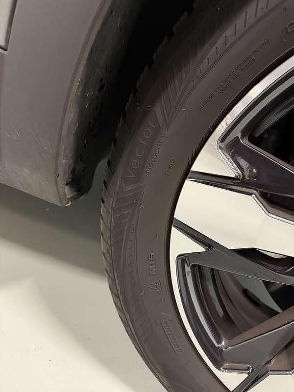 Usata Peugeot 5008 Allure 131 CV (96 kW) 2023 Grigio SUV