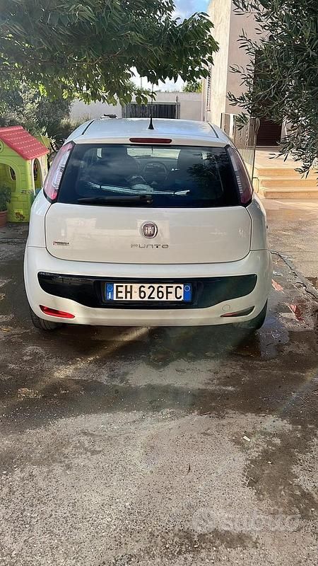 Usata Fiat Punto Evo 65 CV (47 kW) 2011 Bianco Utilitaria