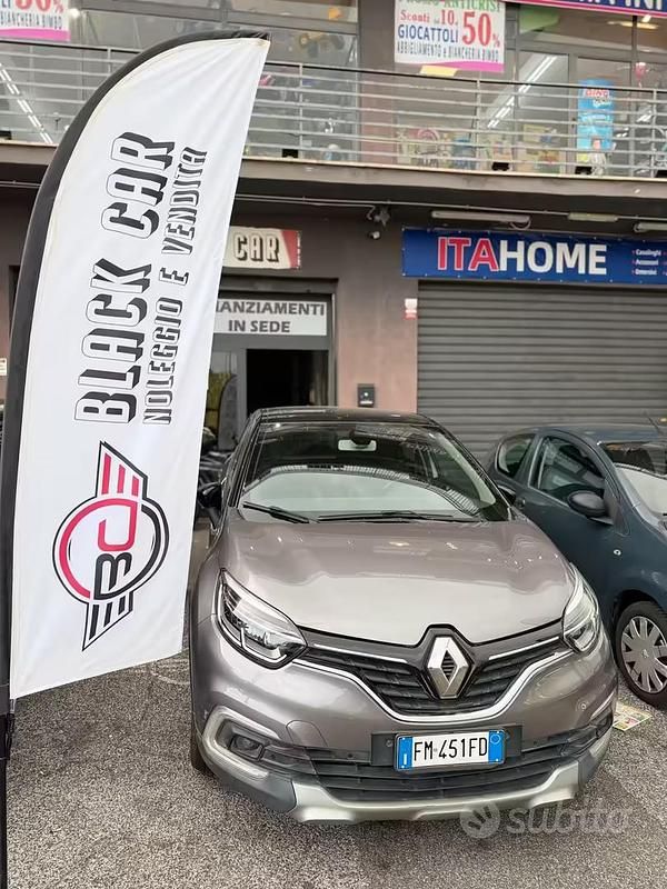 Usata Renault Captur Intens 90 CV (66 kW) 2017 Grigio SUV