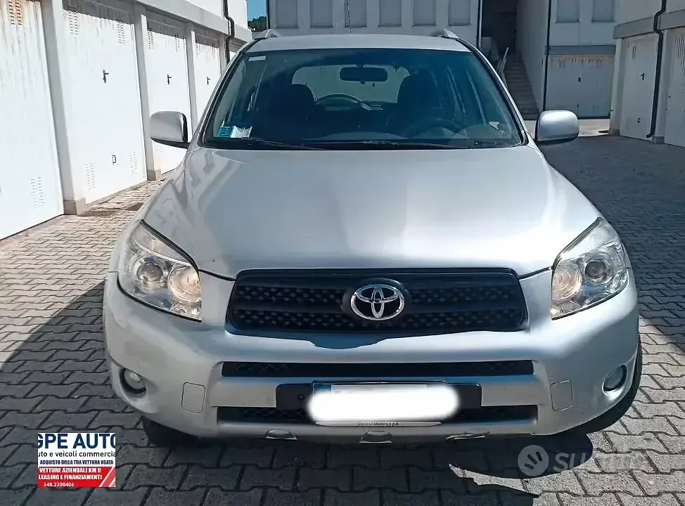 Usata Toyota RAV4 Luxury 136 CV (100 kW) 2006 Grigio SUV
