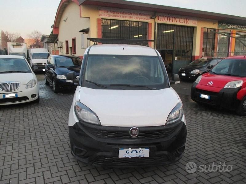Usata Fiat Doblò 105 CV (77 kW) 2019 Bianco Monovolume