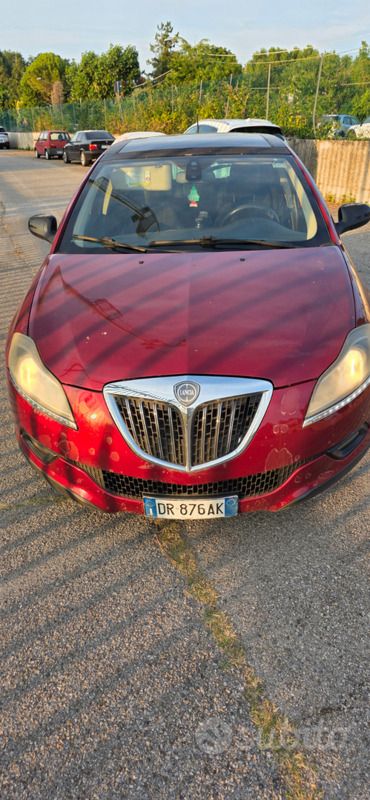 Usata Lancia Delta 120 CV (88 kW) 2009 Utilitaria