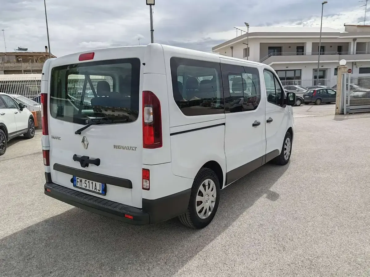 Usata Renault Trafic Komfort 125 CV (91 kW) 2017 Bianco Monovolume