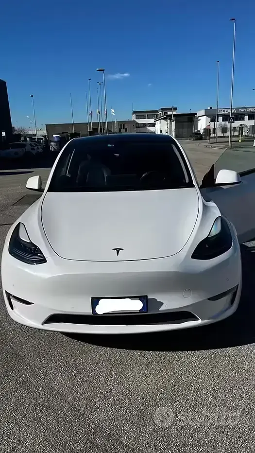 Usata Tesla Model Y 152 kW (208 CV) 2022 Bianco SUV