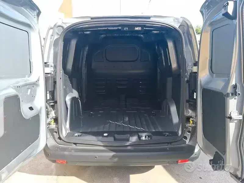 Nuova Ford Transit Courier Trend 101 CV (74 kW) 2025 Grigio Furgone