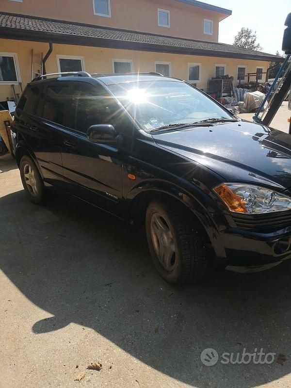 Nero Usata 2007 Ssangyong (KGM) Kyron SUV | 2300 € - Immagine 1/4