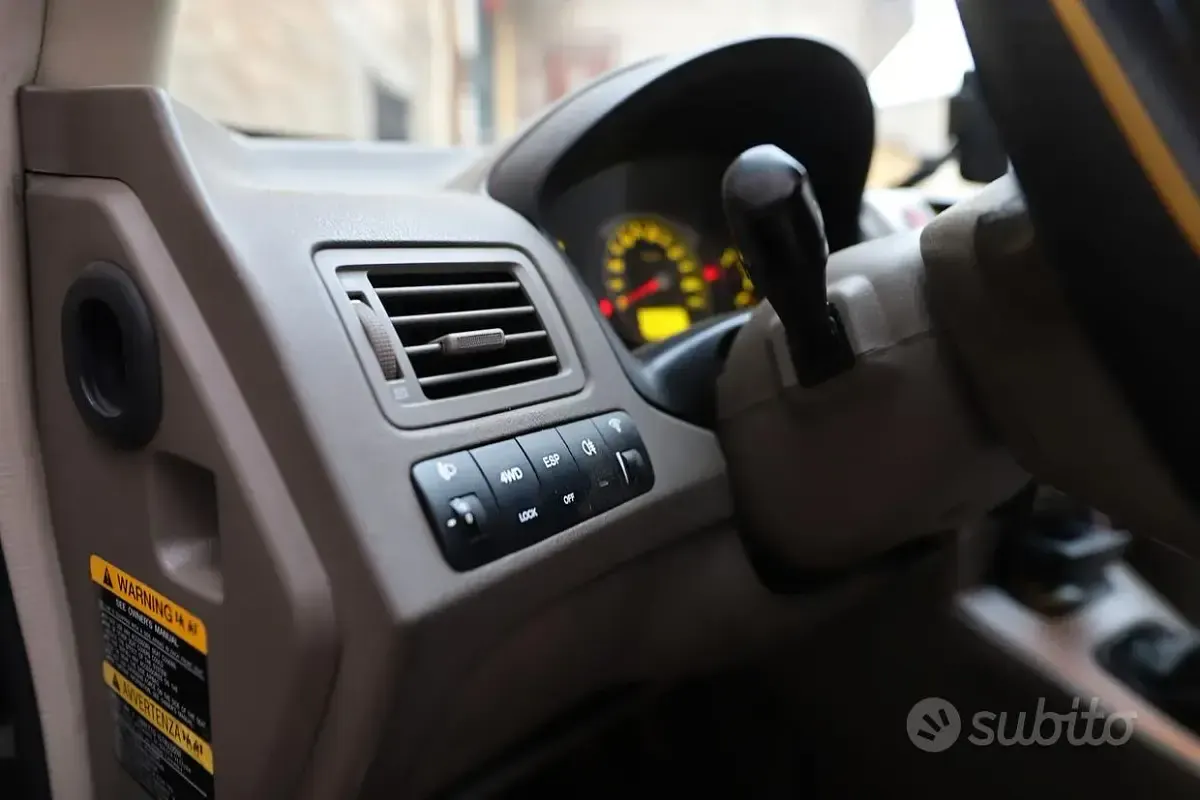 Usata Hyundai Tucson Dynamiq 140 CV (102 kW) 2006 Nero SUV