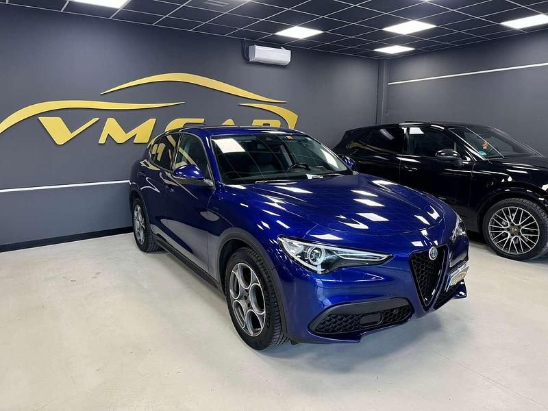 Usata Alfa Romeo Stelvio Sprint 190 CV (139 kW) 2021 Blu/azzurro SUV