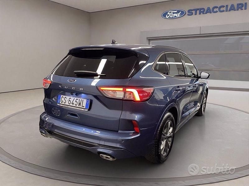 Usata Ford Kuga ST-Line 120 CV (88 kW) 2024 Blu metallizzato SUV