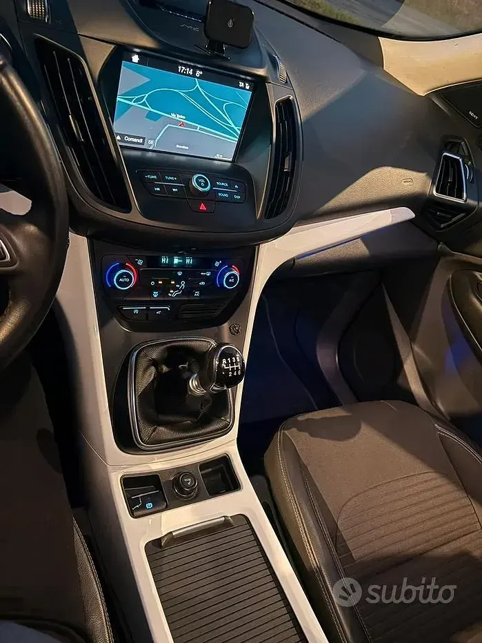 Usata Ford Kuga 120 CV (88 kW) 2018 Bianco SUV