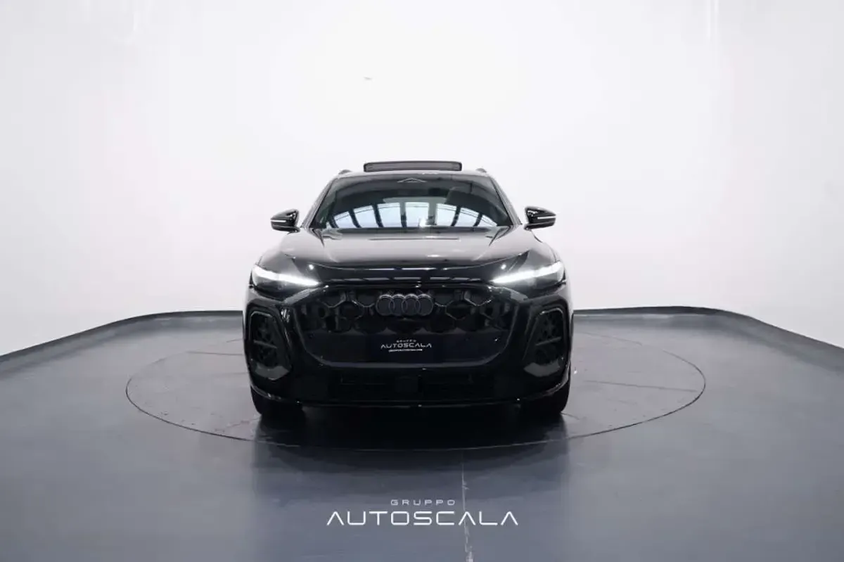 Nuova Audi Q5 S-Line 204 CV (150 kW) 2026 Nero mytos metallizzato SUV