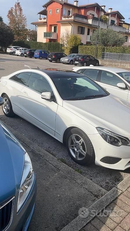 Usata Mercedes E250 204 CV (150 kW) 2016 Bianco Coupé