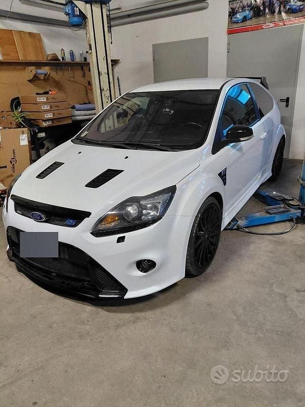 Usata Ford Focus RS 305 CV (224 kW) 2009 Bianco Berlina