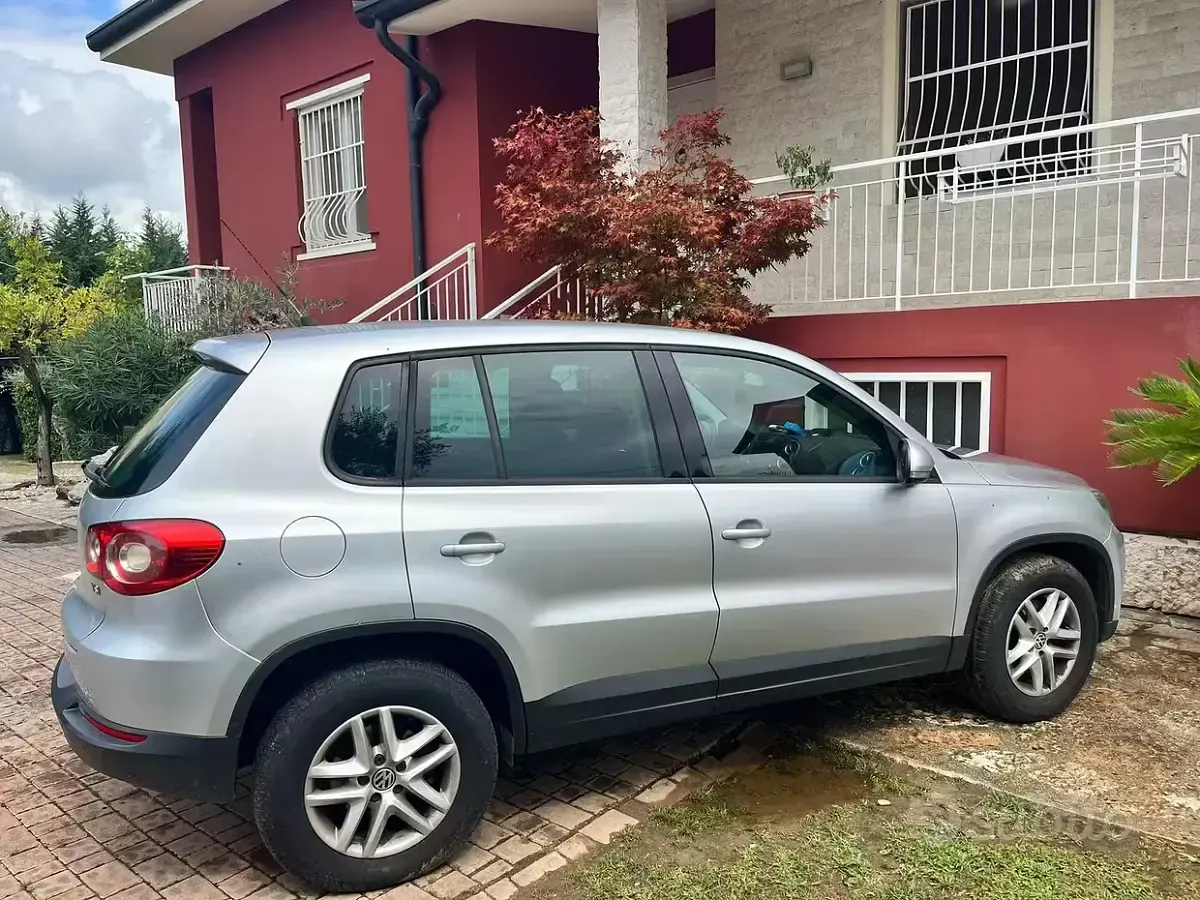 Usata VW Tiguan 150 CV (110 kW) 2009 Grigio SUV