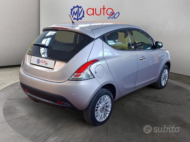 Usata Lancia Ypsilon Gold 85 CV (62 kW) 2014 Grigio Utilitaria