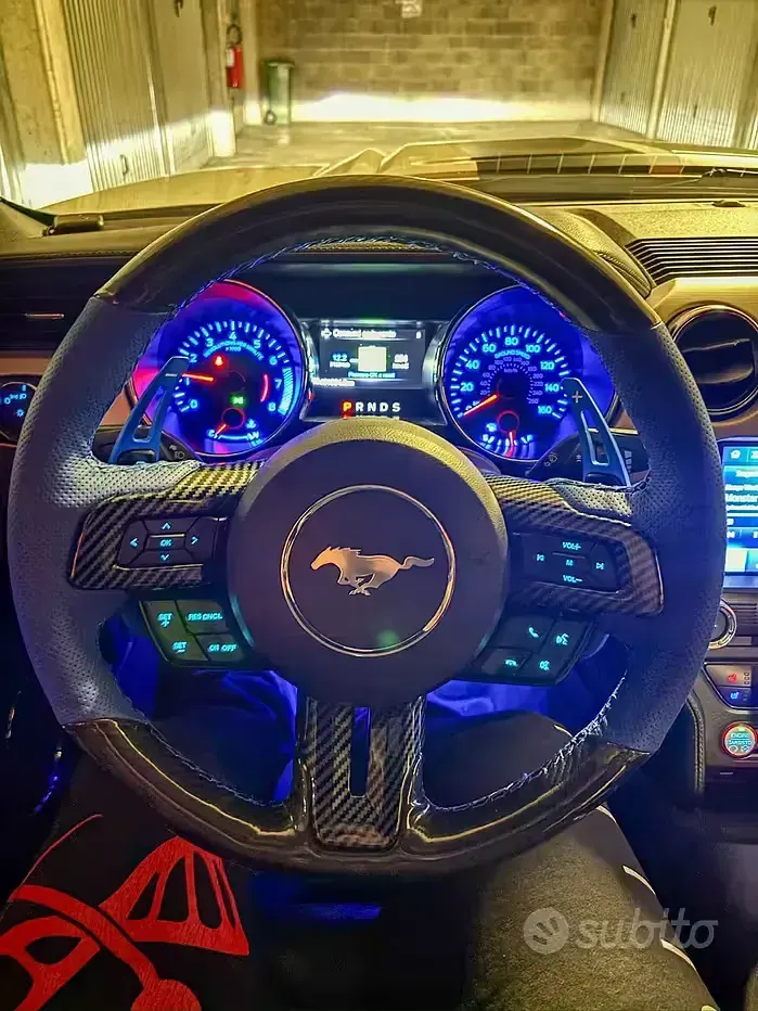 Usata Ford Mustang Fastback 317 CV (233 kW) 2017 Bianco Coupé