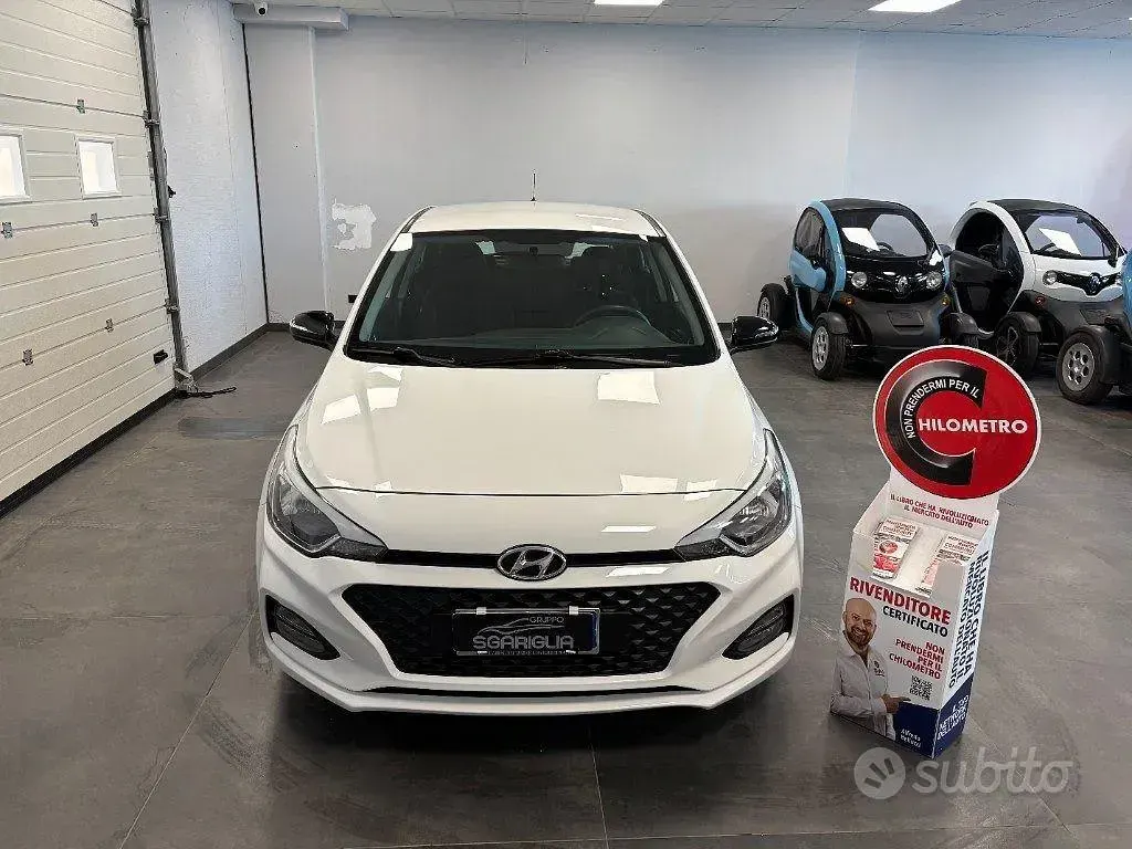 Usata Hyundai i20 Advanced 75 CV (55 kW) 2019 Bianco Utilitaria