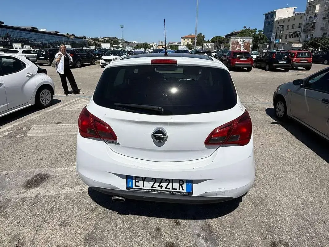 Usata Opel Corsa 90 CV (66 kW) 2015 Bianco Utilitaria