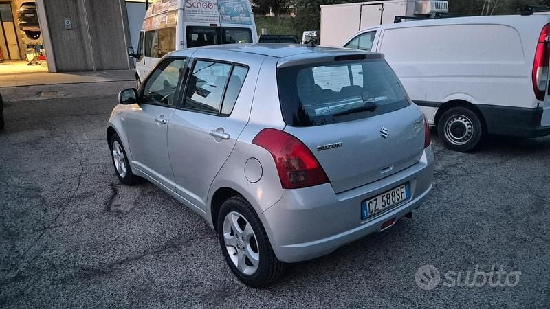 Usata Suzuki Swift 2006 Grigio Utilitaria