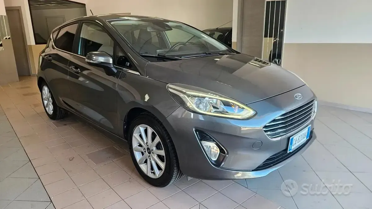 Usata Ford Fiesta Titanium 75 CV (55 kW) 2019 Grigio Utilitaria