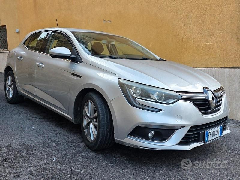 Grigio Usata 2016 Renault Mégane IV Tre volumi | 9500 € (Cara) - Immagine 1/4