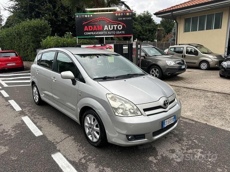 Marrone Usata 2005 Toyota Corolla Verso Sol Monovolume | 2499 € (Buon prezzo) - Immagine 1/4