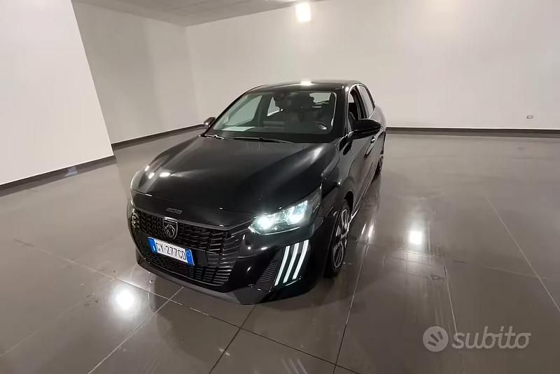 Usata Peugeot 208 Style 75 CV (55 kW) 2025 Nero Utilitaria