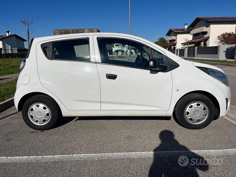 Usata Chevrolet Spark 67 CV (49 kW) 2012 Bianco Utilitaria
