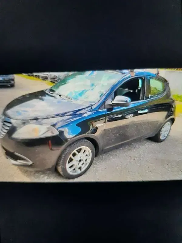 Usata Lancia Ypsilon 90 CV (66 kW) 2010 Utilitaria