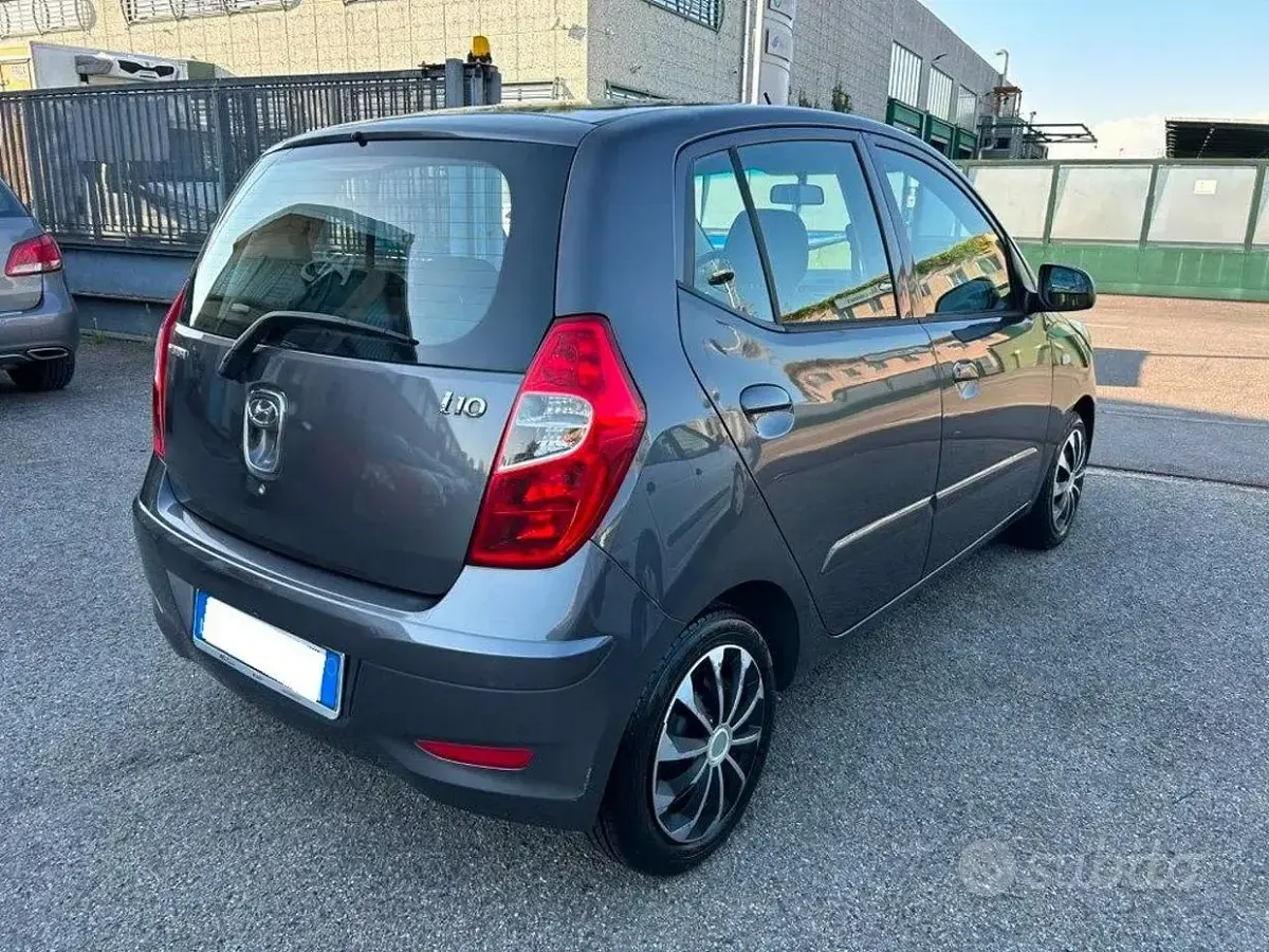 Usata Hyundai i10 69 CV (50 kW) 2011 Grigio Utilitaria