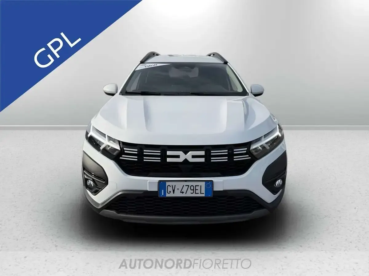 Usata Dacia Jogger Expression 101 CV (74 kW) 2024 Bianco Monovolume