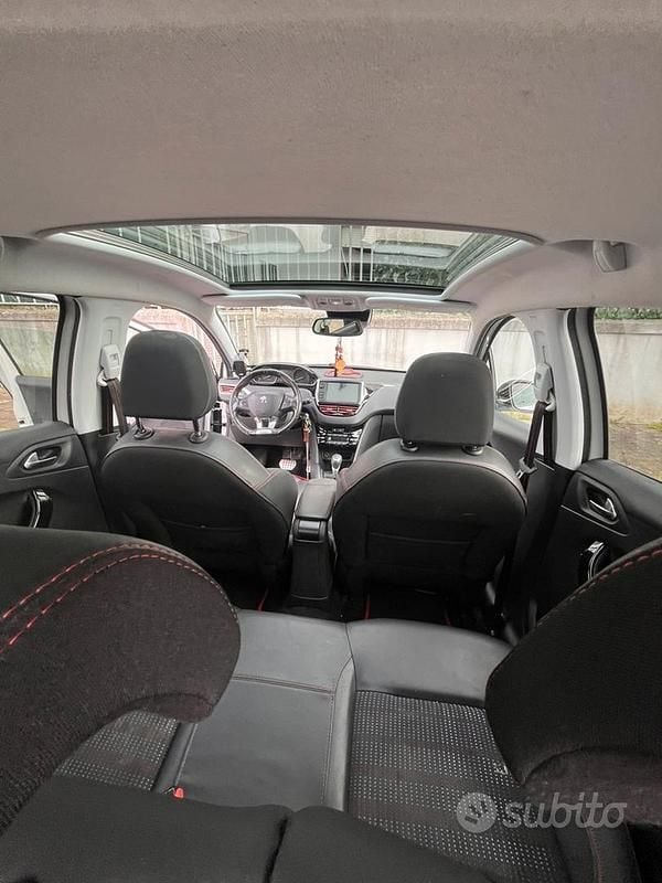 Usata Peugeot 208 2015 Bianco Utilitaria