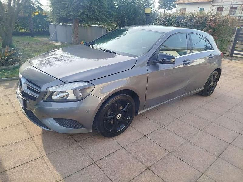 Usata Mercedes A180 109 CV (80 kW) 2016 Berlina