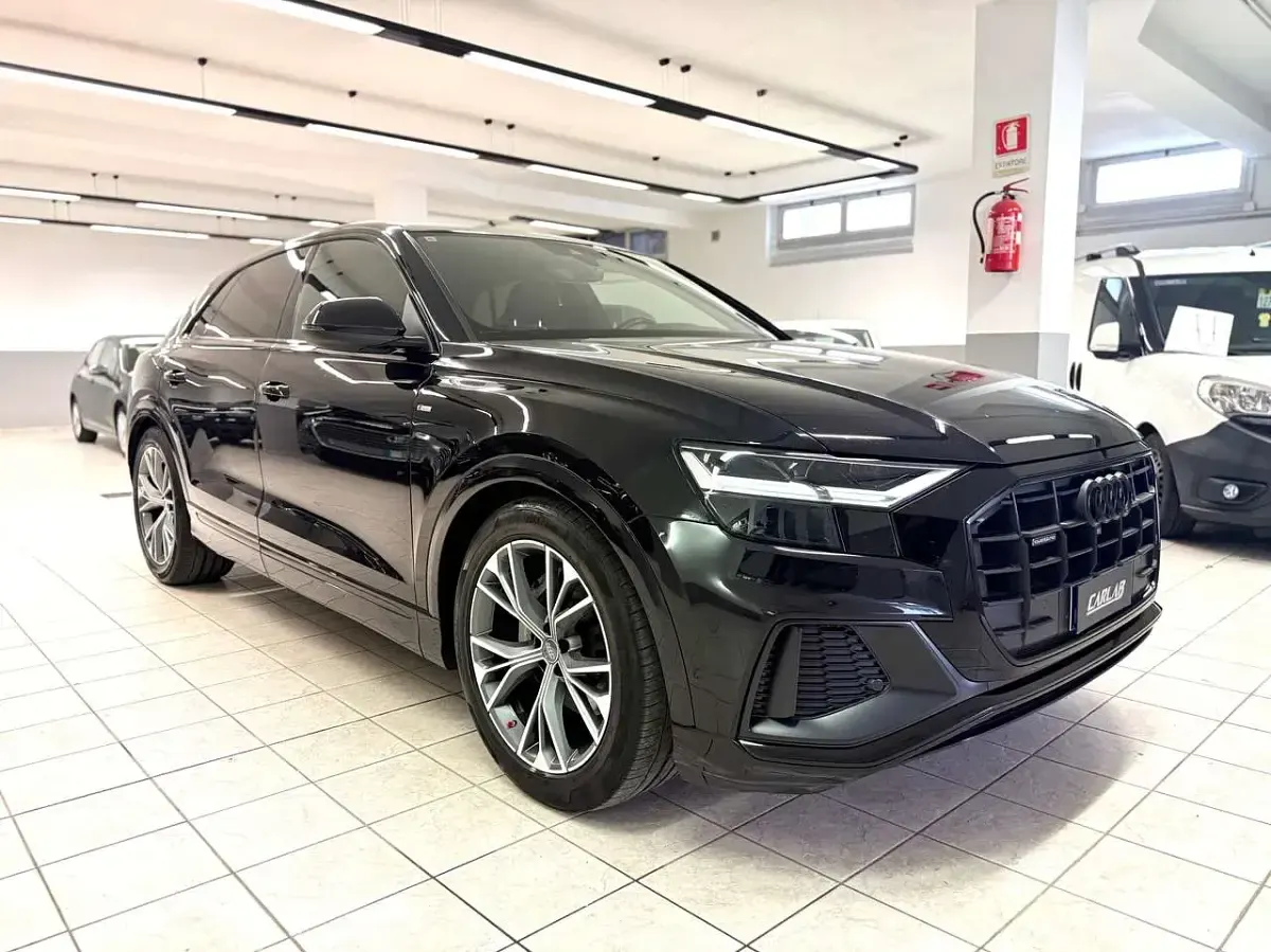 Usata Audi Q8 S-Line 231 CV (169 kW) 2020 Nero SUV