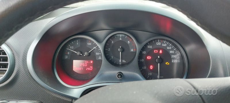 Usata Seat Leon 90 CV (66 kW) 2007 Nero Berlina