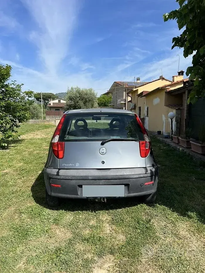 Usata Fiat Punto 60 CV (44 kW) 2005 Utilitaria