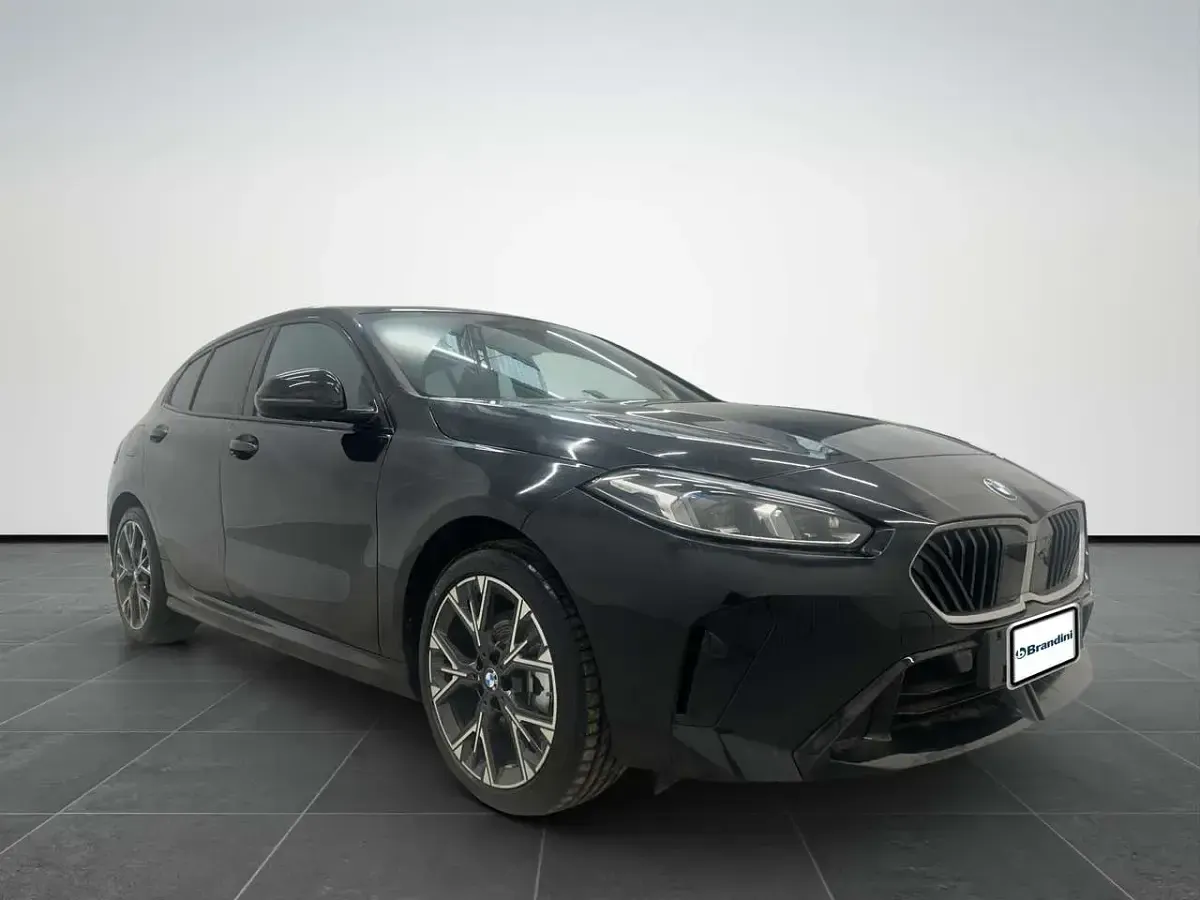 Nuova BMW 120 150 CV (110 kW) 2026 Black sapphire metallizzato Utilitaria