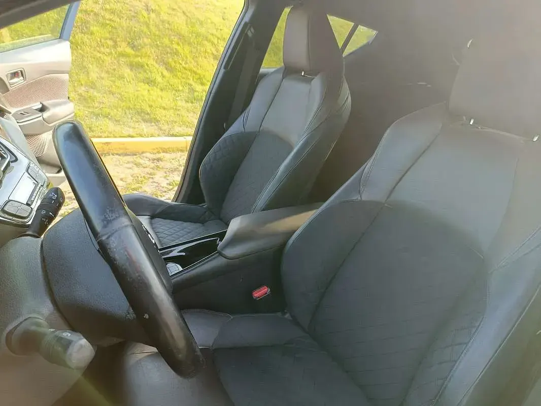Usata Toyota C-HR Lounge 98 CV (72 kW) 2017 SUV