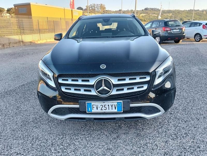 Usata Mercedes GLA200 Premium 136 CV (100 kW) 2019 Nero SUV
