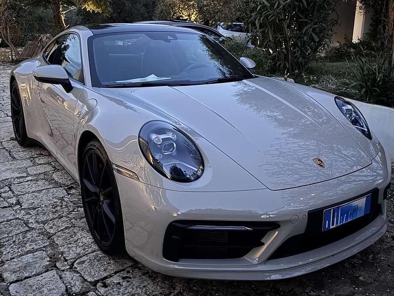 Usata Porsche 911 Carrera 385 CV (283 kW) 2024 Grigio Coupé